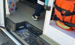 Kaza yapan kamyon sürücüsünün imdadına muhtar yetişti