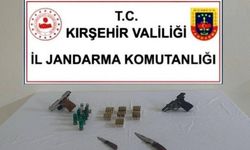 Kırşehir'de ruhsatsız silah operasyonu: 2 tabanca, 167 fişek ele geçirildi