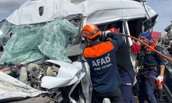 Kırşehir'de zincirleme kaza: 1'i ağır 5 yaralı