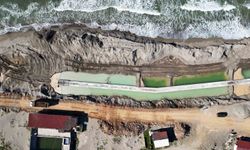 Kıyı erozyonunun tahrip ettiği Karasu sahilinde önlemler alınıyor