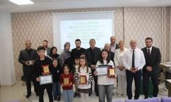 Kütahya'da yetenek yarışmasında dereceye giren öğrenciler ödüllendirildi