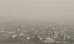 Libya'dan gelen çöl tozu Hatay'ı yuttu