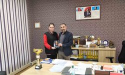 Lise öğrencisi kadın ölümlerini romanlaştırdı