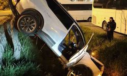 Lüleburgaz'da otomobil AVM otoparkına araç uçtu