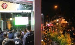 ⁠Mahalle yanarken onlar derbiyi izledi