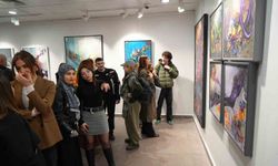 Makineleşen insan eleştirisi tuvale yansıdı: 'Transhüman-izm' Samsun'da açıldı