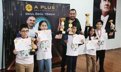 Merkezefendi'nin gururu öğrenciler zeka oyunlarında kürsüye çıktı