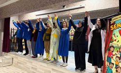 Minik kalplere tiyatro dokunuşu: 'Seni Yaramaz Virüs' oyunu büyük ilgi gördü