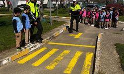 Minikler trafiği eğlenerek öğrendi