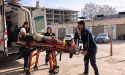 Motosiklet ile bisiklet çarpıştı, 3 kişi yaralandı