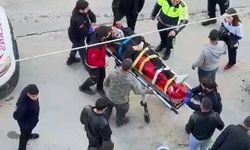 Motosiklet park halindeki otomobile çarptı: 1 yaralı