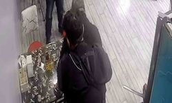 Nefes borusuna çilek takılan döner ustasını kurye kurtardı