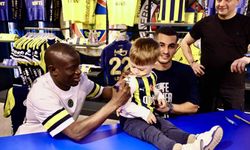 N'Golo Kante ve Levent Mercan imza gününde taraftarla buluştu