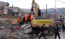 Operatör enkaz altında kaldı: 1 yaralı