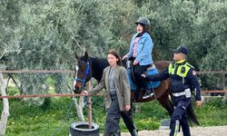 Otizmli çocuklara atla terapi desteği