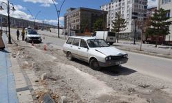 Otomobil ile kamyonet çarpıştı: 1 yaralı