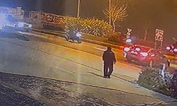 Otomobille çarpışan motosikletli yaralandı: Kaza anı kamerada