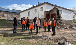 Patnos'ta deprem sonrası inceleme