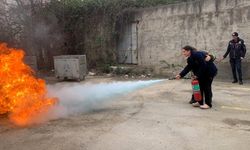 Sağlık çalışanlarına uygulamalı yangın eğitimi verildi