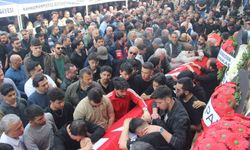 Saldırıda ölen 4 öğrenci gözyaşları içerisinde uğurlandı