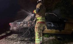 Samandağ'da yanan FİAT TOFAŞ kullanılmaz hale geldi