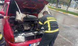 Seyir halindeki otomobil alev aldı