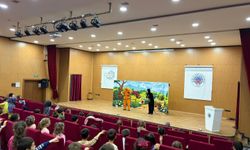 Simav'da 4-6 yaş Kur'an kursu öğrencileri tiyatroyla buluştu