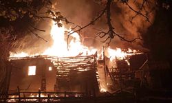 Sinop'ta yangın: 2 katlı ev, ahır, ambar kül oldu
