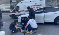 Şişli'de Tesla marka otomobil ile motosiklet çarpıştı: 1 yaralı