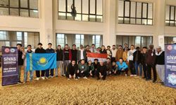 Sivas'ta eğitim gören uluslararası üniversite öğrencileri, Türk Dünyası Gençlik Kampı'nda bir araya geldi