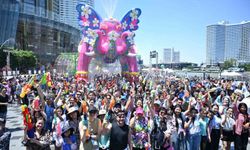 Tayland'ın en büyük bayramı Songkran Su Festivali başladı