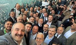 TBMM Komisyon Başkanı Mustafa Varank Varank, Bursa protokolüyle şampiyonluğu kutladı