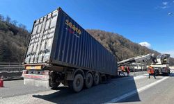 TEM Otoyolu'nda 5 aracın karıştığı zincirleme kaza: 5 yaralı