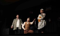 Tiyatronun kalbi İzmir Ekonomi'de attı