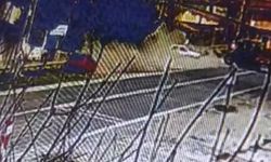 Traktörle otomobilin çarpıştığı kaza kamerada: 2 yaralı