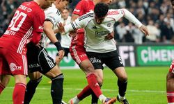 Trendyol Süper Lig: Beşiktaş: 3 - Antalyaspor: 1 (İlk yarı)