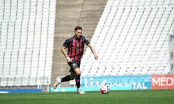 Trendyol Süper Lig: Fatih Karagümrük: 1 - Çaykur Rizespor: 0 (İlk yarı)