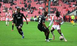 Trendyol Süper Lig: Samsunspor: 0 - Beşiktaş: 0 (İlk yarı)
