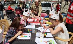 Tunceli Türk Kızılay'ından çocuklara şenlik, büyüklere bağış etkinliği