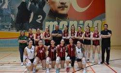 Turgutlu Belediyesi U17 Voleybol Takımı Manisa 2'ncisi