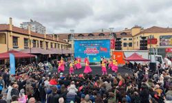Türk dünyası çocukları, kültürlerini Samsun'da sergiledi