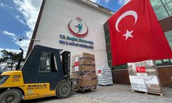 Türkiye'den İran'a sağlık desteği: Van'dan gönderilen yardım tırı sayısı 9 oldu