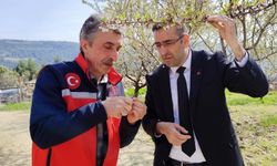 Uşak İl Tarım ve Orman Müdürlüğü ekipleri üreticiyle bir araya geldi