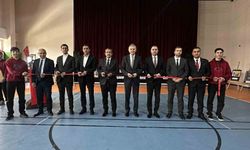 'Vakti Kuşanmak' il sergisi Yüksekova'da düzenlendi