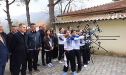 Vali Akbıyık Okçuluk Milli takım antrenörü Sözen'i ziyaret etti