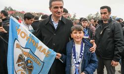 Vali Aydın Baruş kutlama coşkusuna katıldı