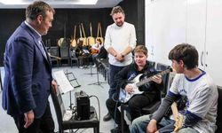 Vali Sözer Gençlik Merkezi'ndeki faaliyetleri yerinde inceledi