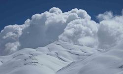 Van'ın yüksek kesimlerinde kar güzel manzaralar oluşturdu