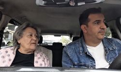 Yaşlı kadın evinin yolunu kaybetti, yardımsever taksici ailesine kavuşturdu