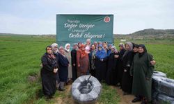 Yeniköylü çiftçilere sulama borusu dağıtıldı